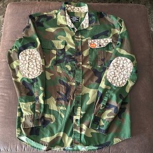 Men’s Official Premium Camouflage Long Sleeve Button Down Shirt in size XL